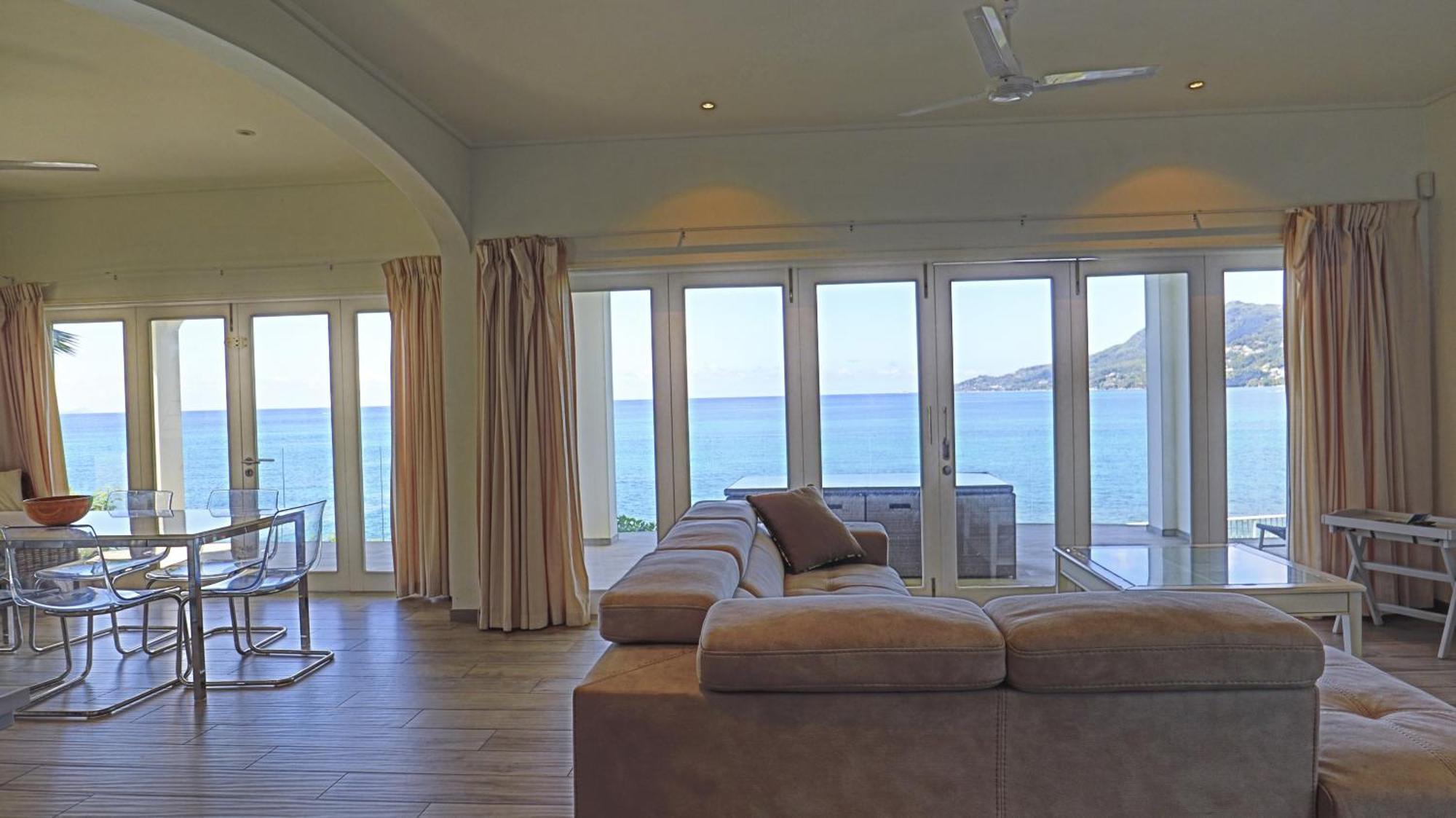 Vallonend Beachfront Villa With Excellent View Bel Ombre Exterior photo