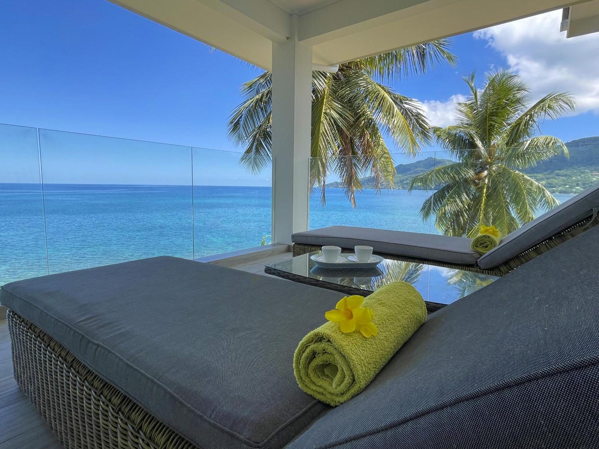Vallonend Beachfront Villa With Excellent View Bel Ombre Exterior photo